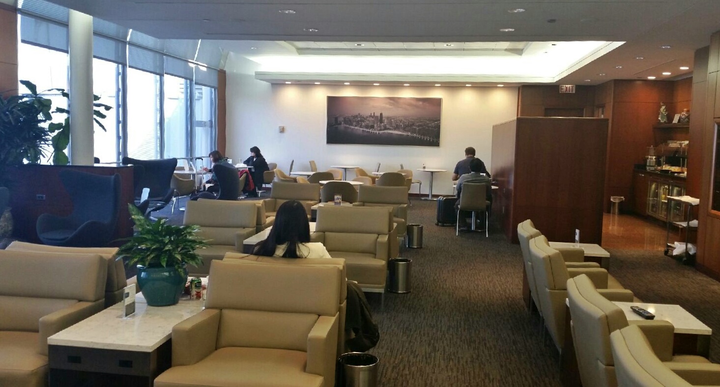 Review United Global First Lounge Chicago O'Hare (ORD)