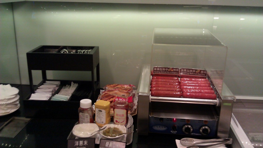 eva air business lounge reviews