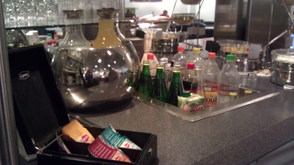  Lufthansa business class lounge Athens international airport 