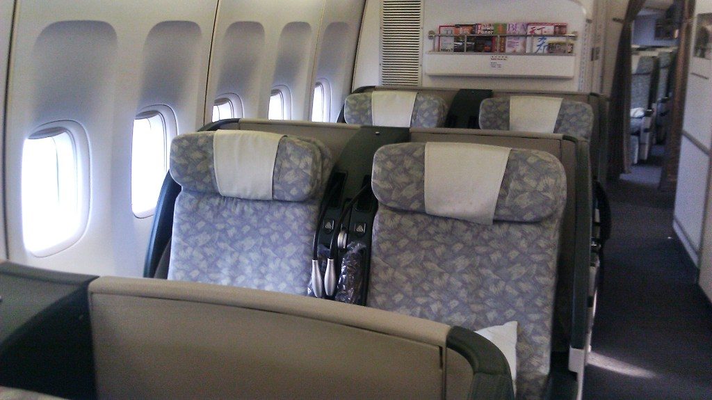1eva airlines Boeing 747-400 business class reviews