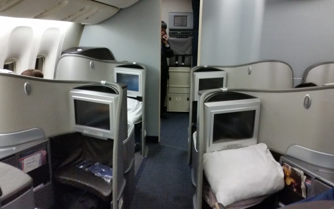 Review: United Global First (Boeing 777-200) from Tokyo to Singapore