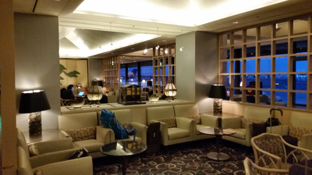 united global first lounge tokyo