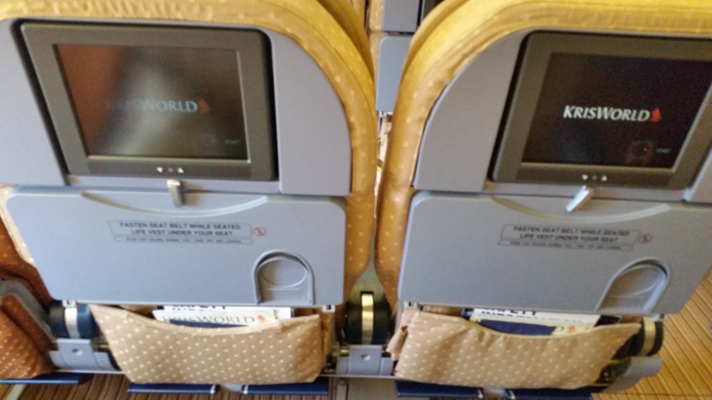 singapore airlines economy class 777 review