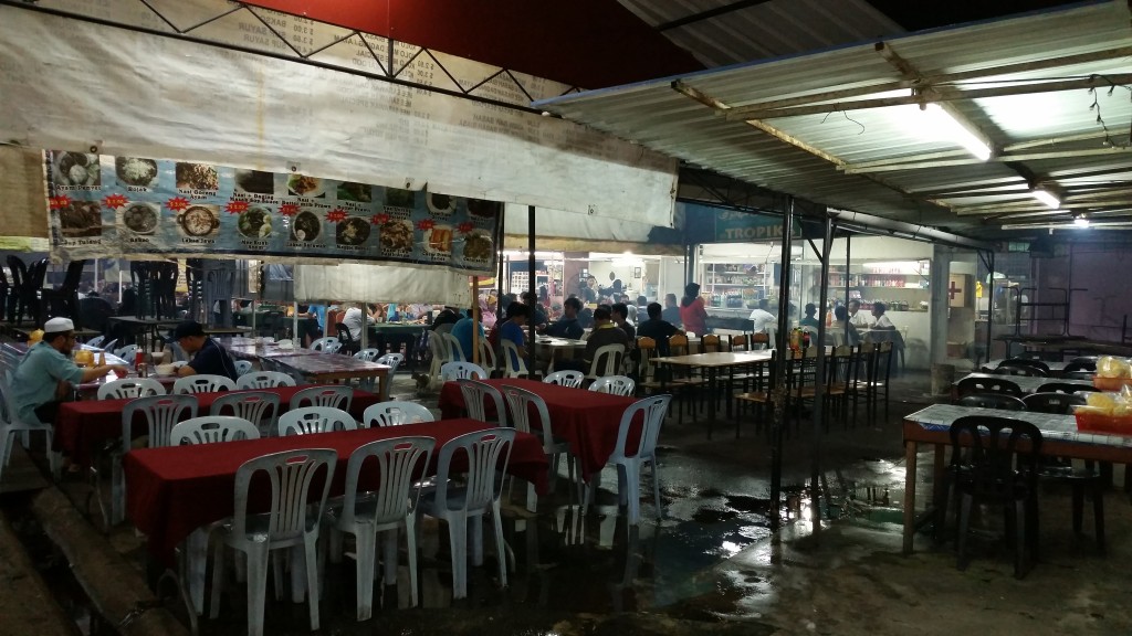 what to see in brunei itinerary Tamu Selera Night Market in Bandar Seri Begawan Brunei