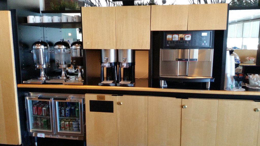 united club LaGuardia 20150803_131114
