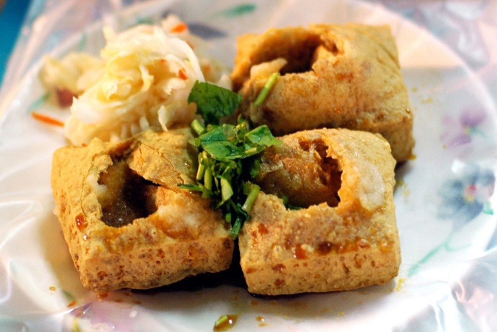 what to eat in taipei taiwan Stinky Tofu best taiwanese food