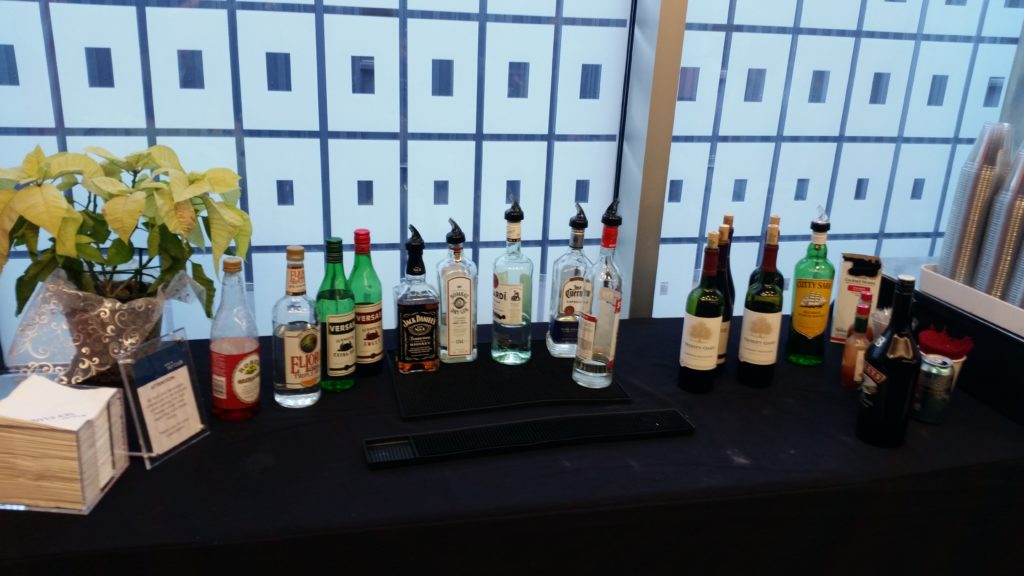 delta sky club minneapolis airport concourse F G review