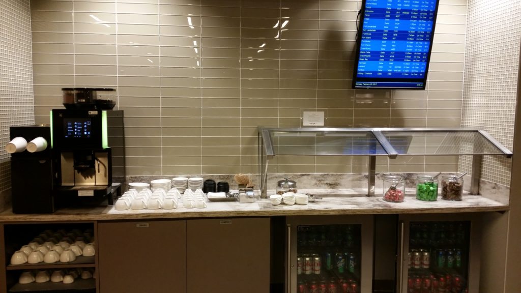 review of escape lounge minneapolis st. paul airport