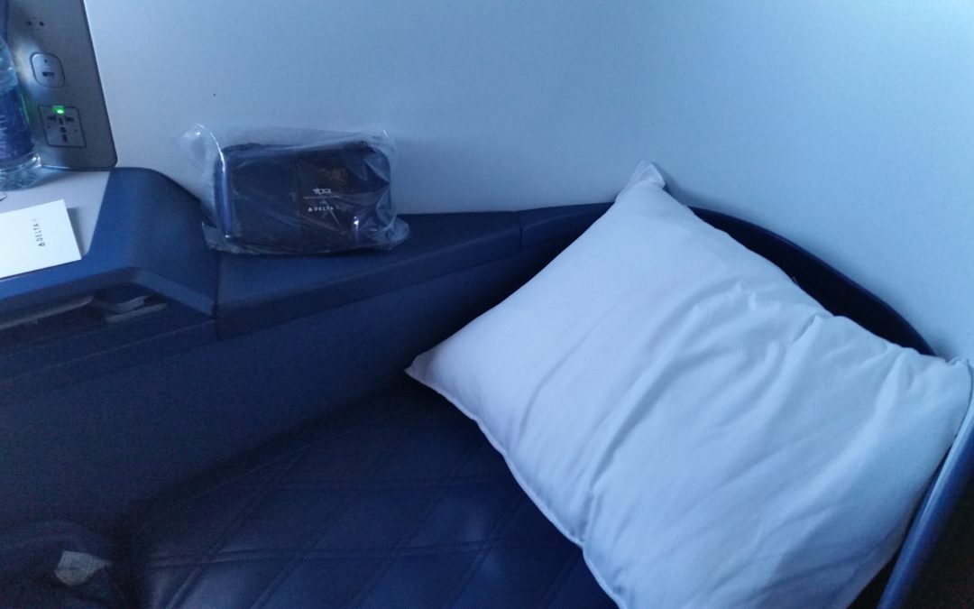 Best First Class Seats to Hawaii: List of Airlines & Routes With Lie-Flat Seats to Hawaii