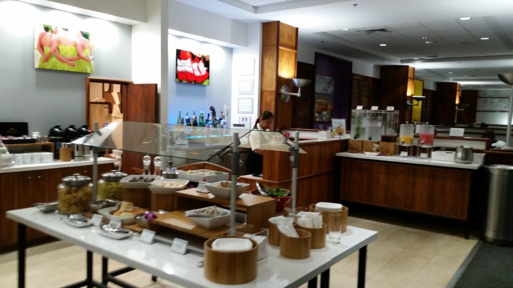 delta sky club honolulu airport review