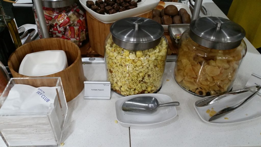 honolulu delta sky club lounge reviews