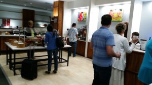 hnl delta sky club lounge review