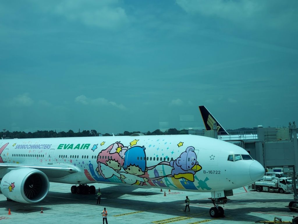 eva air hello kitty flight review