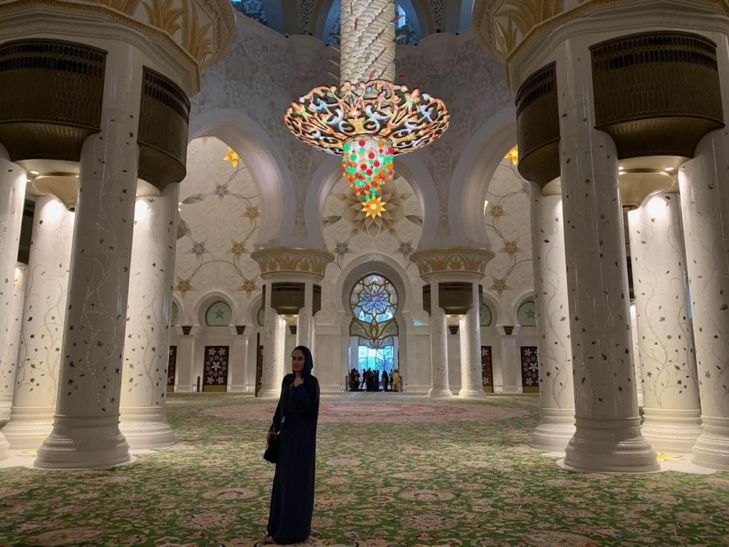 abu dhabi grand mosque dress code