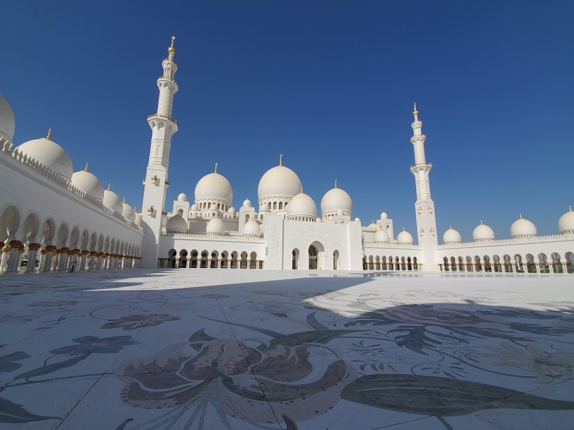 Sheikh Zayed Grand Mosque Abu Dhabi in the morning